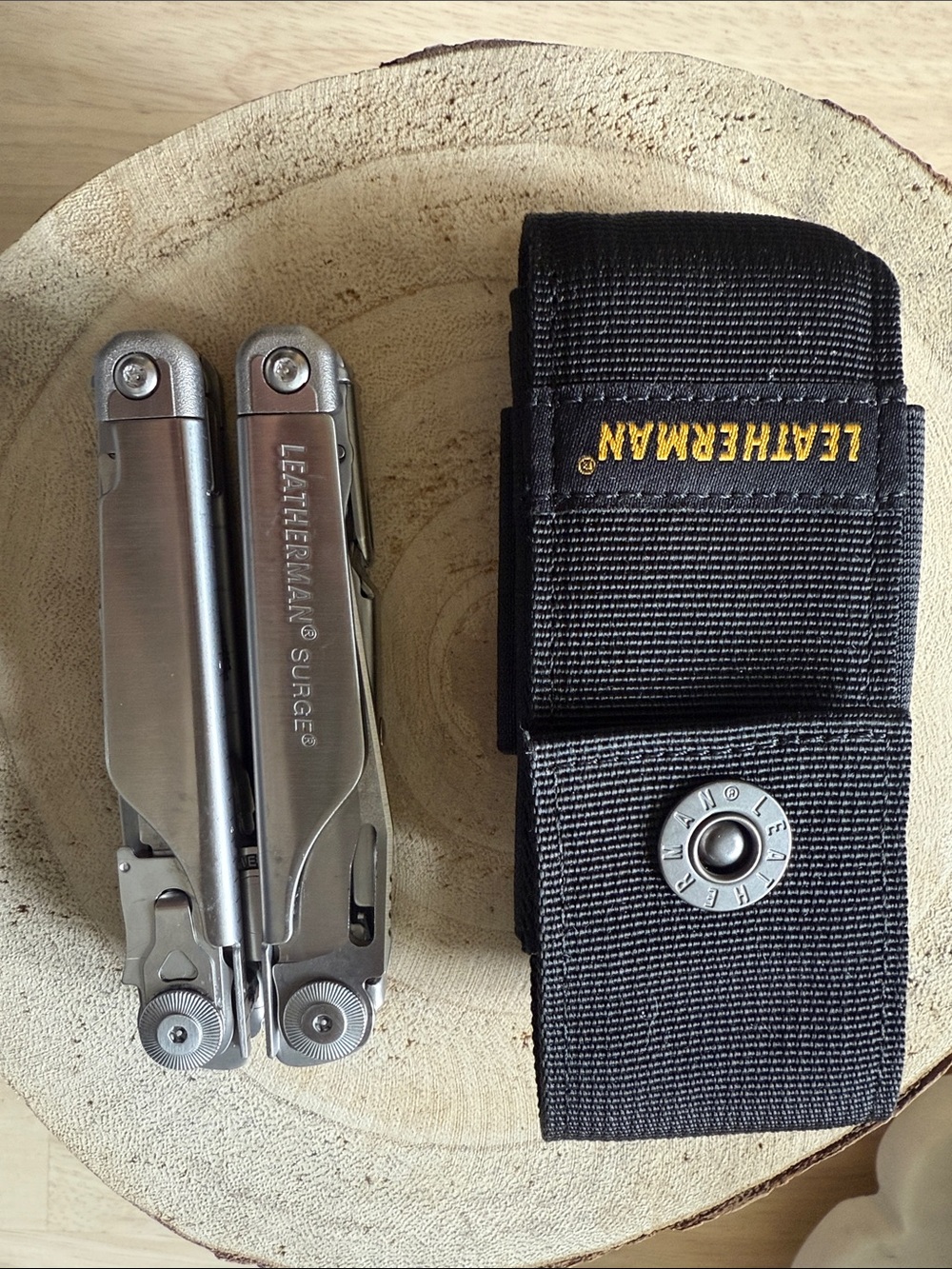 Leatherman Surge. 21 tools in 1.